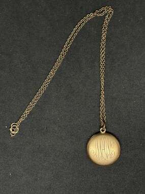Antique W&H Co. Gold Filled Round Locket Pendant Necklace Script Monogram Photo